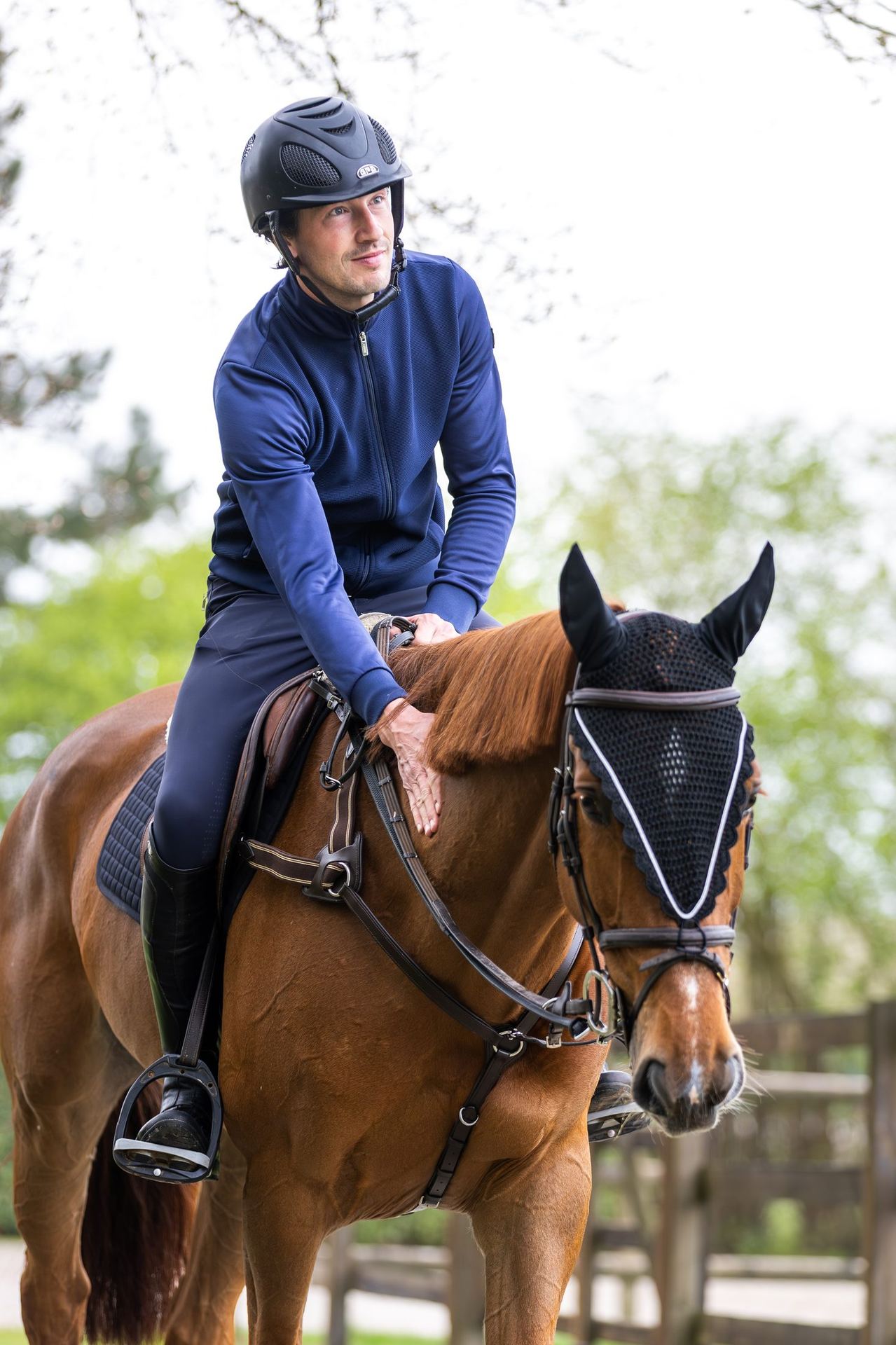 Jurre van Bommel on horseback on the mare